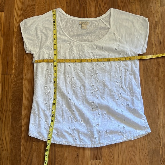 Lucky Brand White Laser Cut Floral Top_Size L - Picture 3 of 5